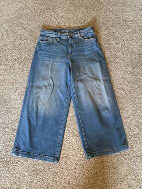Universal Thread Highest Rise Wide Leg Crop Jeans - Size 10/30S